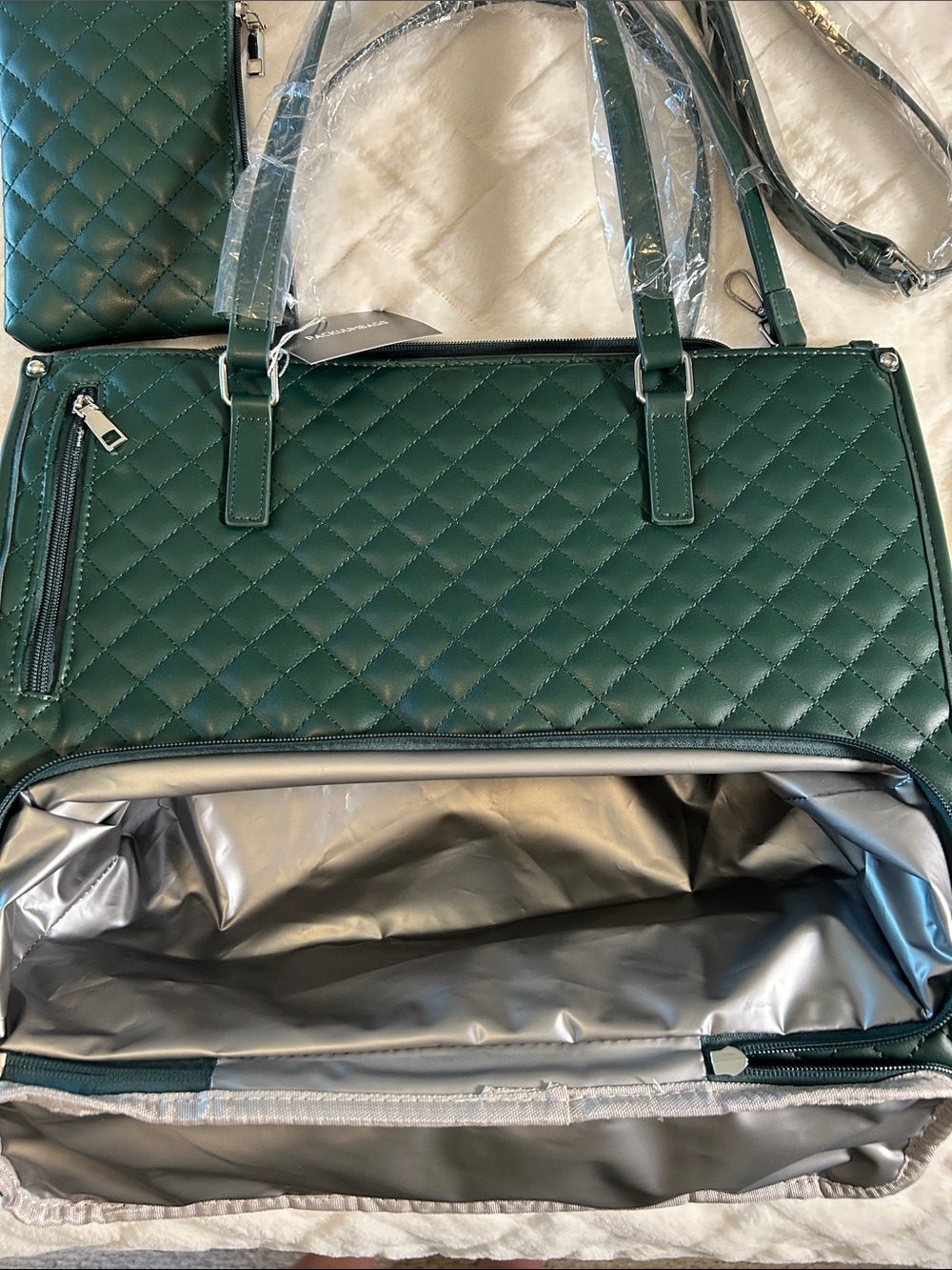 Packuum Green 3 in 1 Work or Travel Tote Bag with Wristlet - Picture 5 of 14